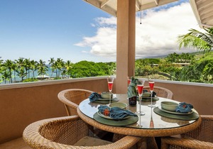 Stunning Ocean View Beach Front Villa at Kahaluu