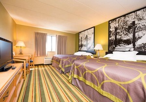 Super 8 by Wyndham Frederick