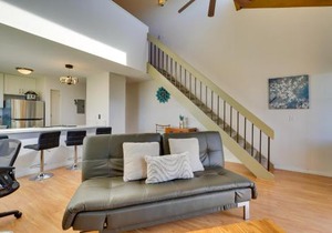 Top-Floor Kailua Bay Resort Condo with Ocean Views!