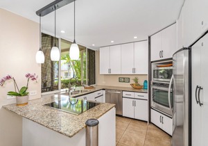 Upscale Wailea Maui, Full AC, 1st Fl, Expansive Lanai, Pool & Walk to Beach
