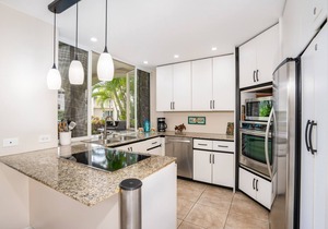 Upscale Wailea Maui, Full AC, 1st Fl, Expansive Lanai, Pool & Walk to Beach