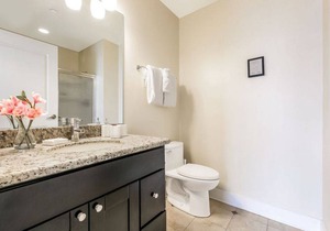 Hotel ∙ Gorgeous condo in Merchant Lofts by Hosteeva