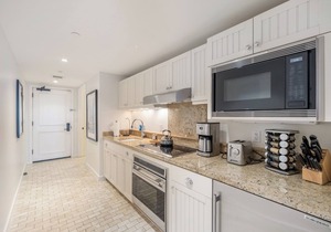 Villa 302: Fall REDUCED 50%! King bed! Penthouse Lvl Ocean View Turtle Bay