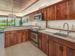 Beach Estates | Historic Lahaina Front Street