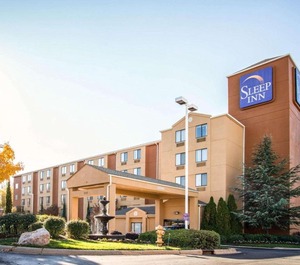 Inn University Place 