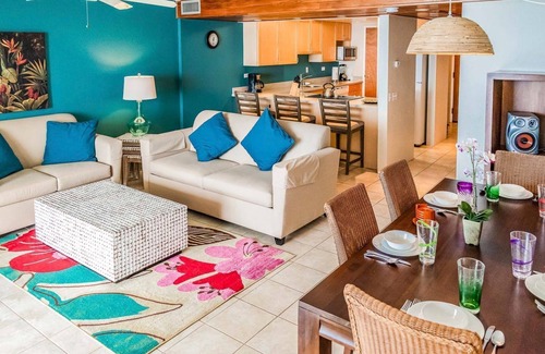 Makaha Condo | 2-Bedroom Oceanfront Condo w/Private Lanai