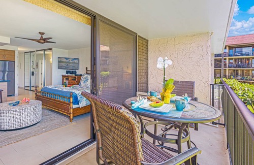 Historic Lahaina Front Street Condo | 52 m² Condo ∙ 2 guests