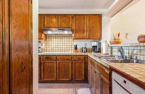 Kahaluu-Keauhou Condo | AC | Resort Amenities | Spacious & Comfortable
