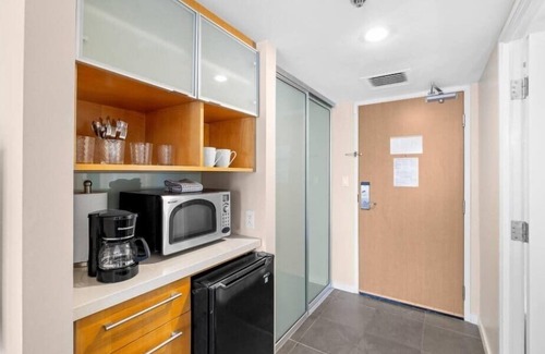 Ala Moana House | Ala Moana Hotel @24FL R3 Studio - Ocean View 2Beds/4person
