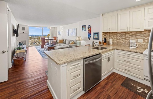 Waikiki Condo | Aloha Condos, Ilikai Marina, Condo 786, Oceanfront, AC