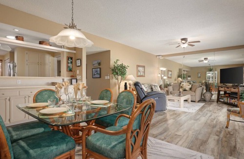 Kahaluu-Keauhou Condo | Aloha Condos, Kona Coast Resort, Condo 5-102, Fairway Front, AC