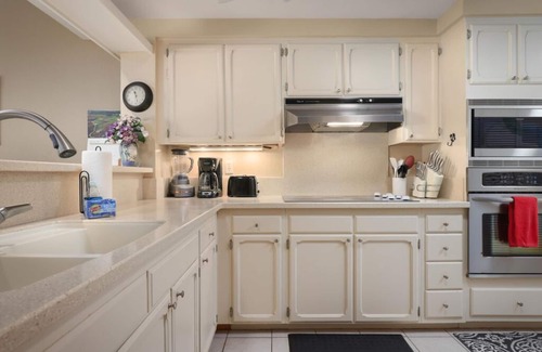 Kahaluu-Keauhou Condo | Aloha Condos, Kona Coast Resort, Condo 5-102, Fairway Front, AC