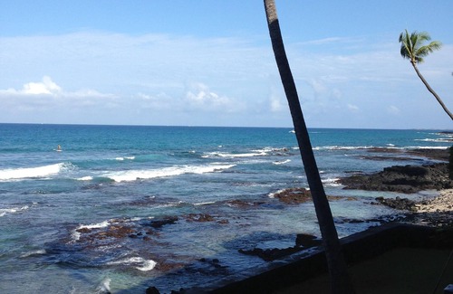 Kailua-Kona Condo | Aloha! Oceanfront, TV, Pool, Hot Tub, A/C.