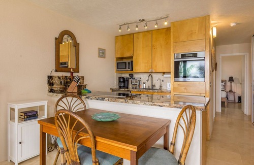 Maalaea Condo | Beachfront Condo with Stunning Ocean Views Al Fresco Dining and Pool Access