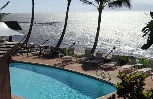 Kaunakakai House | Breathtaking Ocean Front Room w/Porch | Romantic Couple Getaway