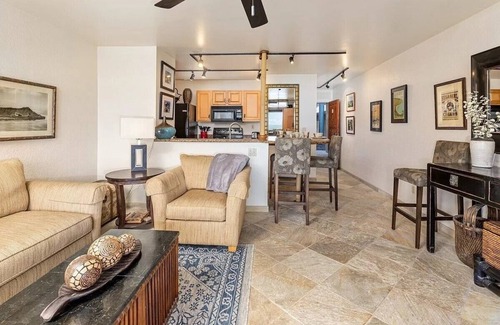 Historic Kailua Village Condo | 🏖️Breathtaking Oceanfront! | AC | Concierge Included