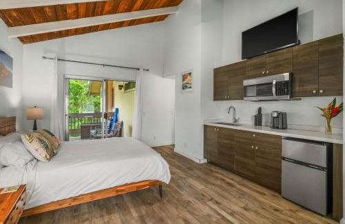 Princeville Apartment | Charming Princeville Studio, AC, Pool, Hot Tub