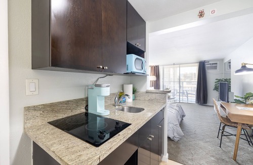 McCully - Moiliili Apartment | Cozy Studio Near Mall & Waikiki Beach!
