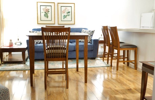 Waikiki Apartment | Diamond Head & Ocean View - Free Parking - Walk to the beach.