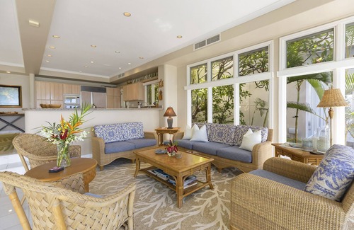 Diamond Head - Kapahulu - St. Louis House | Diamond Head Surf House: Gold Coast Oceanfront Home w/AC & Gorgeous Views