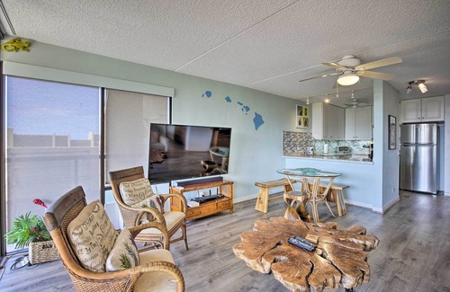Historic Kailua Village Condo | Downtown Kona Condo w/Pool Access: Walk to Beach!