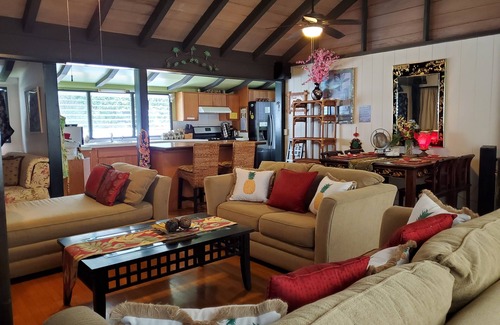 Kahaluu Bay House | FABULOUS BEACH HOUSE, OCEAN FRONT VIEW, BEST LOCATION, WALK TO BEACH, RELAXING!.