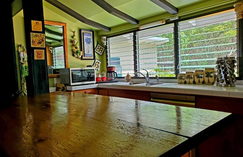 Kahaluu Bay House | FABULOUS BEACH HOUSE, OCEAN FRONT VIEW, BEST LOCATION, WALK TO BEACH, RELAXING!.