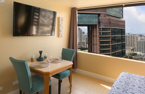 McCully - Moiliili Condo | Fabulous, King Bed, Modern Spacious Waikiki Studio with Great View! 100% Legal!