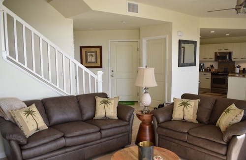 Kahaluu Bay House | Gorgeous Oceanview Townhome - AC included!