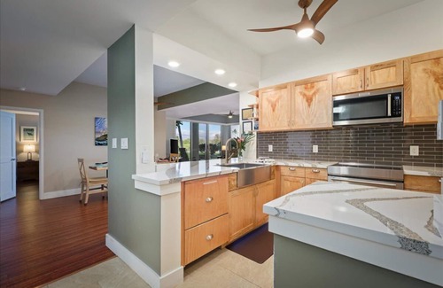 Waikoloa Condo | Great Views Of Volcanic Mountains, Walk To Beaches & Shops