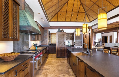 Kahuku Villa | Hale Ohana - Beachfront, Pool, AC
