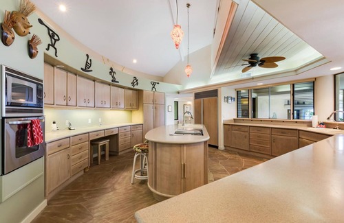 Kahaluu-Keauhou House | 🏖️Hawaiian Upscale Estate | AC & Private Amenities | Ocean View!