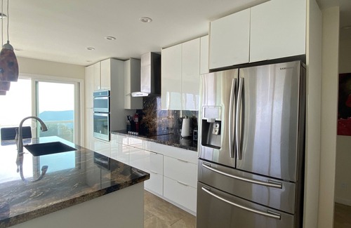 Kahala House | Home in the Sky!