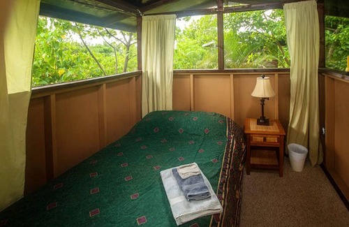 Kapoho House | House ∙ 1 bedroom ∙ 2 guests
