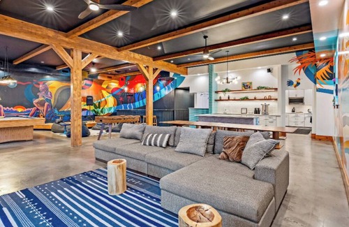 Wailuku Hostel | Howzit Hostels