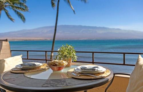 Maalaea House | Island Sands 210 · IS 210 OceanFront Condo Expansive Ocean Views