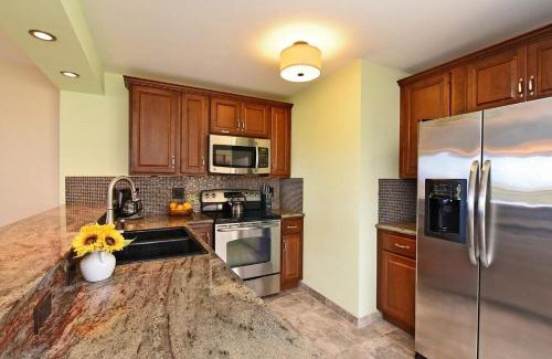 Kahana House | Kahana Villa E601 · KV E601 Updated 1BD Condo w AC Pool Sunset V