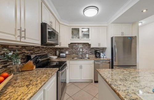 Kihei House | Kamaole Sands 7307 · KAS 7307 Remodeled Condo Across Beach w Poo