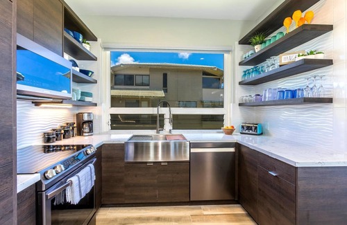 Napili Condo | KBM Resorts | FREE CAR | Kapalua Bay Villa | Ocean view | 2-Bedroom Condo, Gorgeously Remodeled! KBV-32B2
