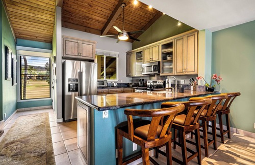 Kahaluu Bay Condo | KKSR5303 DIRECT OCEANFRONT, TOP FLOOR W/LOFT, REMODELED, AIR CONDITIONING!
