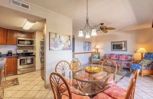 Historic Kailua Village Condo | Kona Plaza#409: Top Floor, Downtown, Rare 3 bedroom Penthouse with Ocean View