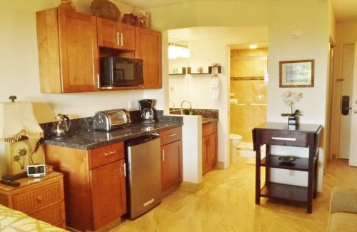 Kihei Apartment | Lovely Appointed Studio With Ocean & Mountain Views. LAST MINUTE DISCOUNTS.