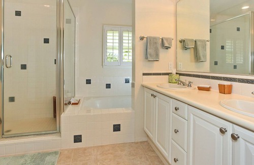 Ko Olina House | Luxurious 3 Bedroom, 3 Bath Townhome with 2 Car Garage in Ko Olina's Coconut Plantation
