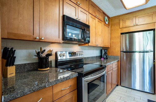 Kihei Condo | Maui super value, Kihei Oceanfront Complex, AC. 1st Fl, Remodel & Walk to beach