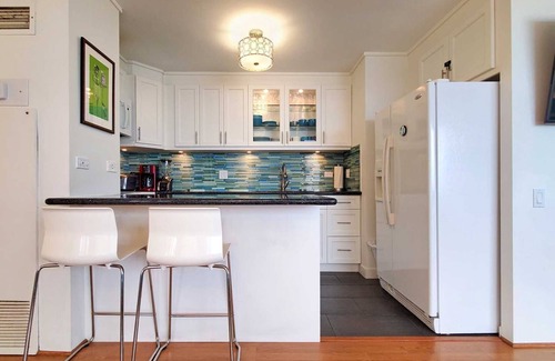 Waikiki Condo | Monthly Discovery Bay 2719 Ocean/Sunset/Marina/City Views 1 Bdrm 1 Kng Bed