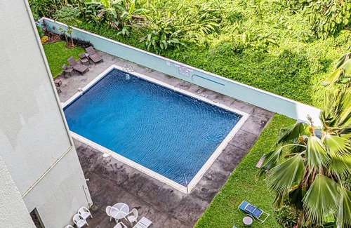 Hilo Condo | Monthly Rate Penthouse Condo at Oceanfront Hilo Beach
