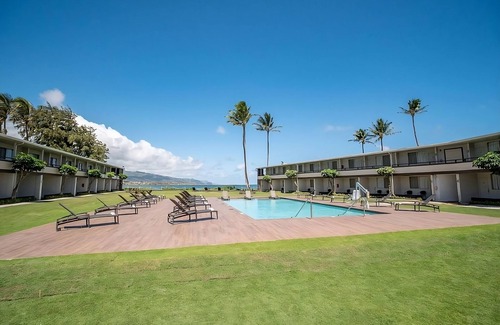 Kahului House | Nature Escape! 4 Great Units, Outdoor Pool, Close to Iao Valley State Park!