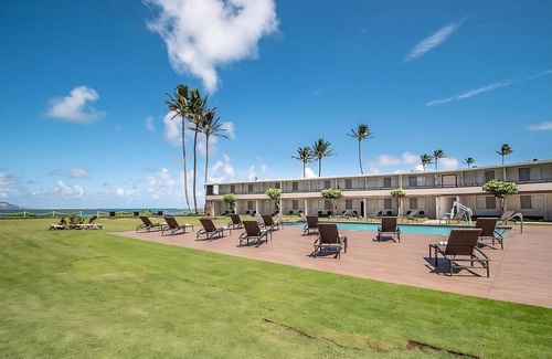 Kahului House | Nature Escape! 4 Great Units, Outdoor Pool, Close to Iao Valley State Park!