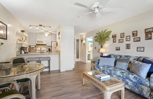 Wailua Apartment | Newly Renovated condo with pool and hot tub - short distance from the beach