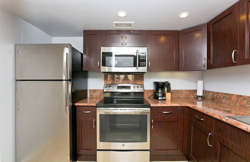 Waikiki Condo | Ocean & Lagoon Views